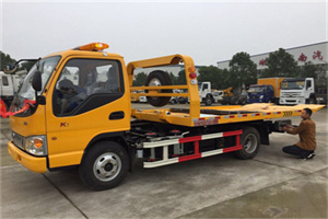 鄂城哪里有拖车服务